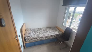 Уютная комната в Sant Boi de Llobregat за 300€/месяц, идеальна для девушки