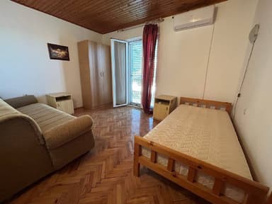 Продажа дома в Сутоморе - 290.000 EUR, 270 м² с бассейном и гаражом