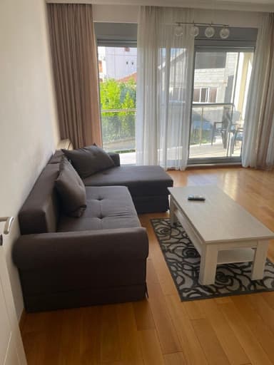 Аренда квартиры в Тивате - 700 EUR, 1 комната, 56 м² у моря