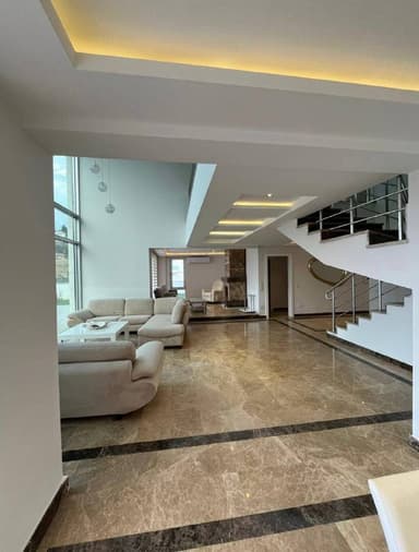 Вилла в Каргиджак, 495.000 EUR, 5.360 кв.м с бассейном и садом