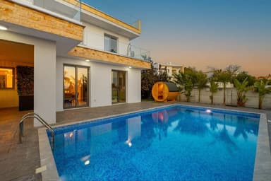 Аренда шикарной виллы в Пафосе – 5500 EUR в месяц