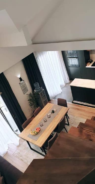 Сдается пентхаус в Тивате с панорамным видом за 2300 EUR в месяц