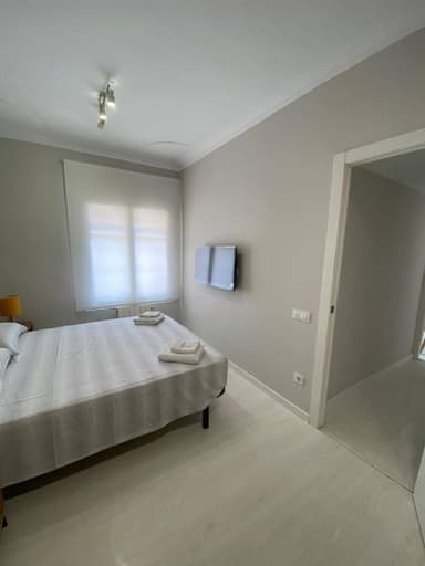 Уютная квартира в Барселоне с большой террасой за 1600 EUR/мес