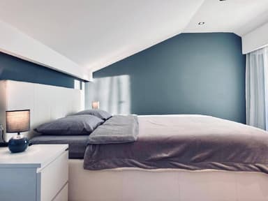 Аренда двухуровневой квартиры в Тивате, 2300 EUR с видом на море