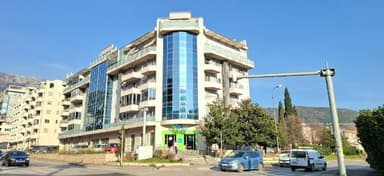 Коммерческое помещение в Будве за 1200 EUR в месяц с собственным входом
